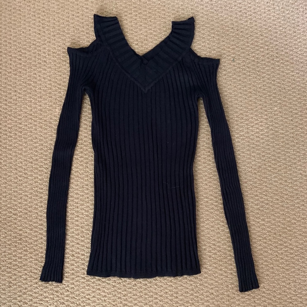 V neck knit top